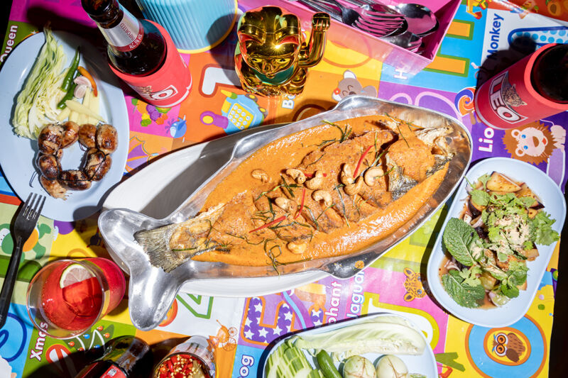 555thai tasting food